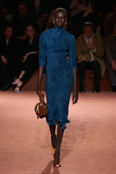 Look 7